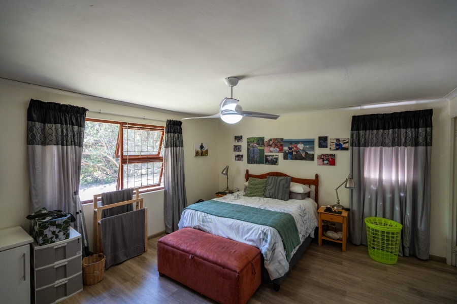 5 Bedroom Property for Sale in Seafield Eastern Cape